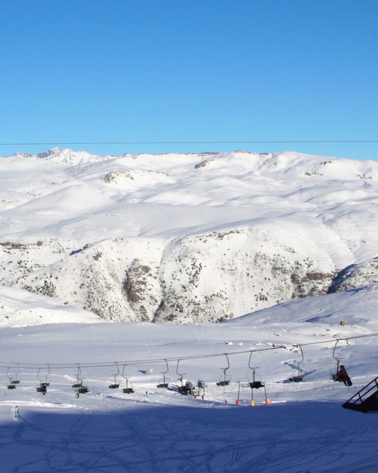 Alquiler de esquí en Cerro Catedral: tu experiencia en la nieve comienza aquí